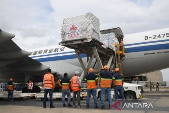 Kiriman pertama bantuan korban gempa dari China tiba di Venezuela
