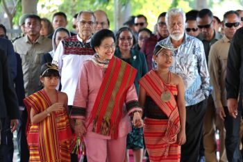 Megawati kunjungan ke Timor Leste, disambut Ramos-Horta dan Xanana
