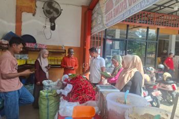 Pemkab Pasaman Barat awasi keamanan pangan segar di pasar tradisional
