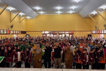 Satgaswil Riau Densus 88 edukasi 500 siswa SMKN 3 Pekanbaru tentang bahaya IRET
