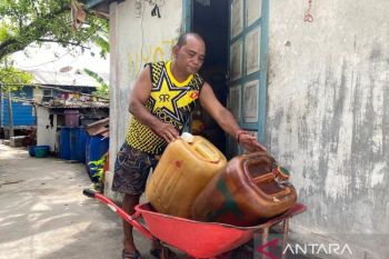 Gerobak Sorong CSR BRK Syariah, penggerak rezeki Rintus dan kemudahan BBM bagi warga desa Mengkait
