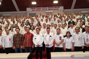Seribu Guru di Bangli adopsi AI manfaatkan 250 papan interaktif digital bantuan presiden