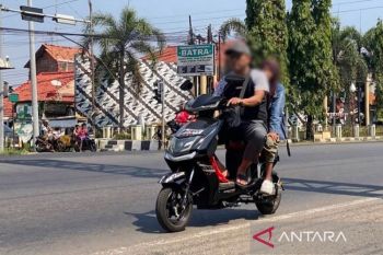 Dishub Batang edukasi masyarakat keselamatan menggunakan sepeda listrik