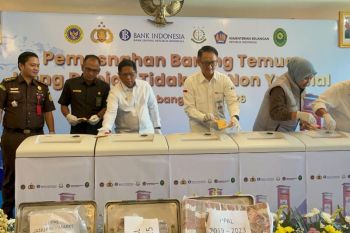 BotasupalSumsel musnahkan 24.476 lembar uang palsu