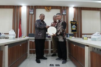 Pemkab Sleman serahkan hibah alat musik perkuat pelestarian seni budaya