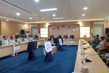Pemkab Paser lepas mahasiswa UMKT ikuti program KKN dan magang