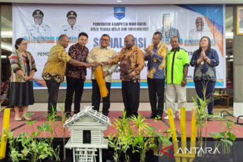 Pemkab Manokwari berupaya wujudkan hubungan industrial yang harmonis