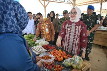 Pemkot Kendari fungsikan Pasar Banteng guna bebaskan trotoar dari PKL