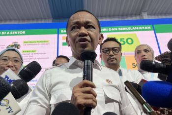 Menteri Bahlil sebut 57 persen SPBU sudah salurkan B50