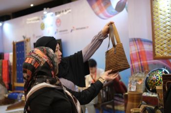 PT Vale hadirkan anyaman teduhu Luwu Timur di ajang Dekranas