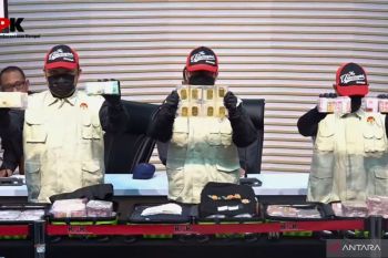 KPK sita barang bukti Rp21,2 miliar dari OTT Bupati Sukoharjo