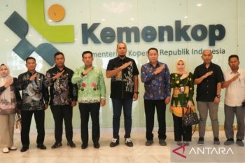 Bupati Ade Agus Hartanto akhiri roadshow ke Kementrian Koperasi