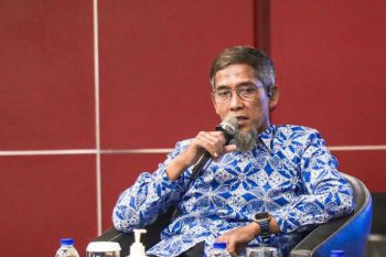 Pemprov Jateng mengajak para ayah mengantar anak di hari pertama sekolah