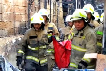 Tiga orang tewas dan satu terluka dalam kebakaran ruko di Pulogadung
