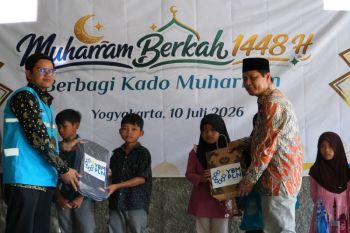 PLN salurkan 50 paket perlengkapan sekolah ke santri Sahabat Al Qur'an Musa