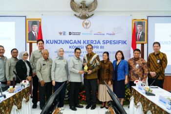 Komisi VI DPR tinjau Phapros dorong substitusi bahan baku obat impor