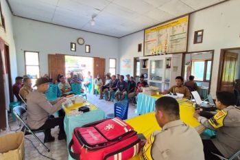 Polres-Touna gelar pemeriksaan kesehatan gratis bagi warga Takibangke