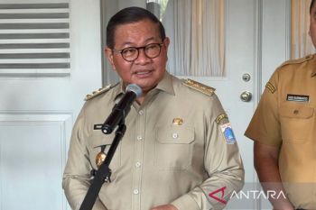 DKI terbitkan SE tentang izin mengantar anak sekolah di hari pertama