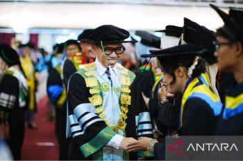 Rektor UNAND bekali lulusan tentang kecerdasan buatan serta tantangan global