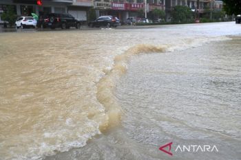 Ratusan warga timur laut China di evakuasi di tengah ancaman banjir