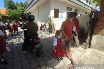 BKKBN sebut gerakan ayah antar anak ke sekolah sesuai peran pria
