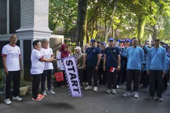 Gerak Jalan Sehat Harkopnas, Ketua DPRD Bogor apresiasi peran koperasi