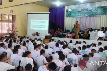 Diskominfo Kota Solok bekali siswa baru hadapi era AI