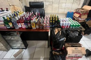 Polisi tangkap pengedar ganja dan minuman beralkohol ilegal di Jayapura