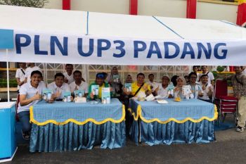 PLN UP3 Padang Hadir di Tengah Euforia Nobar Piala Dunia, Dekatkan Layanan Kelistrikan kepada Masyarakat