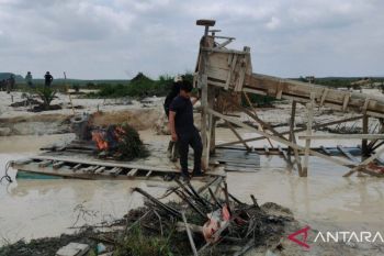 Tim gabungan Polres Kuansing tangkap 17 rakit penambang ilegal