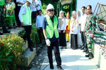Bupati HSU letakkan batu pertama revitalisasi SDN Kaludan Luar