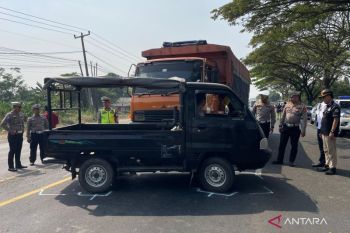 Polres Indramayu tegaskan lagi larangan mobil pikap mengangkut penumpang