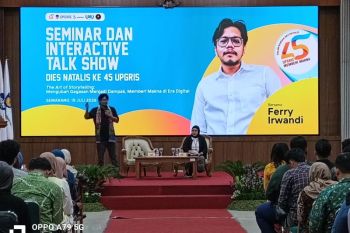 Ferry Irwandi mengajak mahasiswa UPGRIS kuasai seni bercerita di era digital