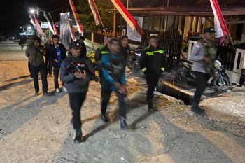 Kapolres sebut patroli jalan kaki malam hari beri rasa aman di Karubaga