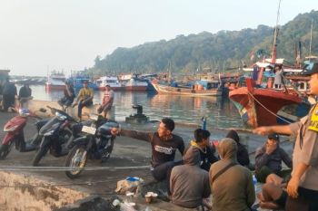 Tim SAR gabungan evakuasi ABK tercebur di laut Pacitan