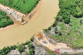 Jembatan Aek Batahan capai 57 persen, dukung akses ke pelabuhan Palimbungan