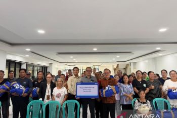"BRI Peduli" bagikan ratusan paket sembako ke rumah ibadah di Sulut