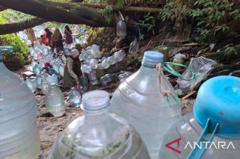 Mata air alami jadi tumpuan warga Mekarsari Cilegon saat kekeringan