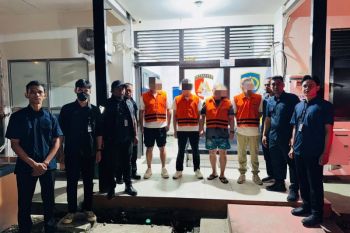 Imigrasi Singkawang Kalbar deportasi empat warga China pelanggar aturan