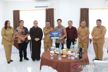 Pemprov Kalbar salurkan bantuan keagamaan Rp1 miliar