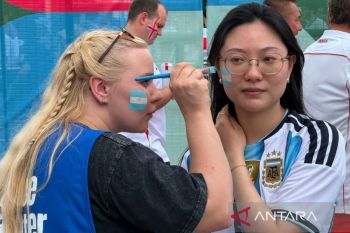Babak pertama Inggris vs Argentina sengit