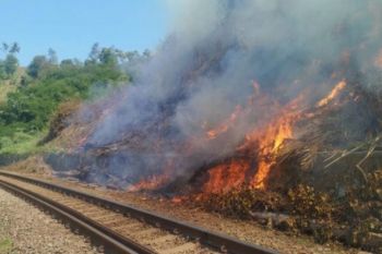 KAI Bandung peringatkan bahaya bakar sampah di sekitar rel