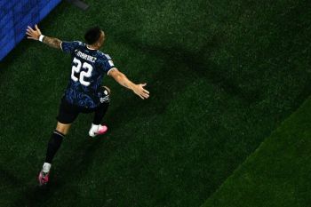 Dua asist krusial Messi di akhir pertandingan runtuhkan parkir bus Inggris dan menuju final