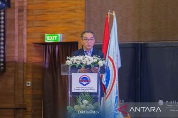 Mendiktisaintek sebut dosen harus jadi pendamping, bukan pengambil alih