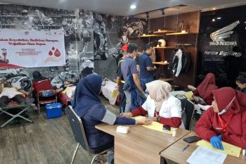 Asmo Sulsel kumpulkan 82 kantong darah pada peringatan HUT ke-56