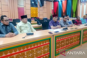 DPRD Riau minta maaf atas insiden "adu jotos", tempuh langkah hukum