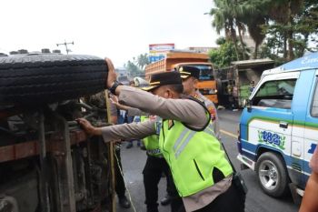 Tabrakan beruntun di Sibolangit diduga truk rem blong