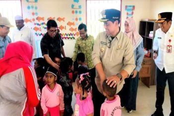 Shalahuddin salurkan bantuan Sip Pintar untuk murid TK Permata Bunda Mampuak II