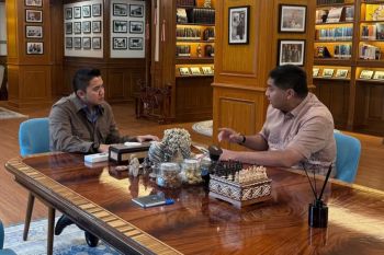 Seskab Teddy dan Menteri Maruarar bahas target renovasi 400 ribu rumah