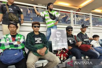 Persebaya gelar persembahan untuk Andi Peci pada Anniversary Game